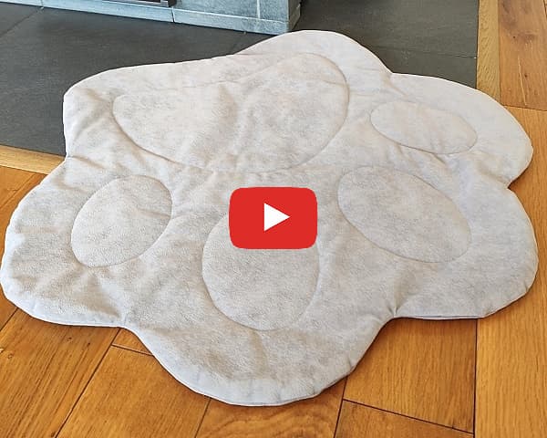 Видео коврик  лапка для собак и кошек