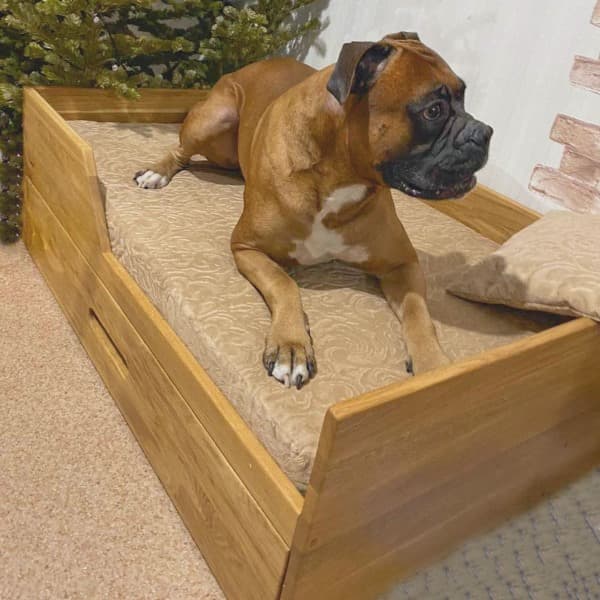 Деревянный лежак для больших собак